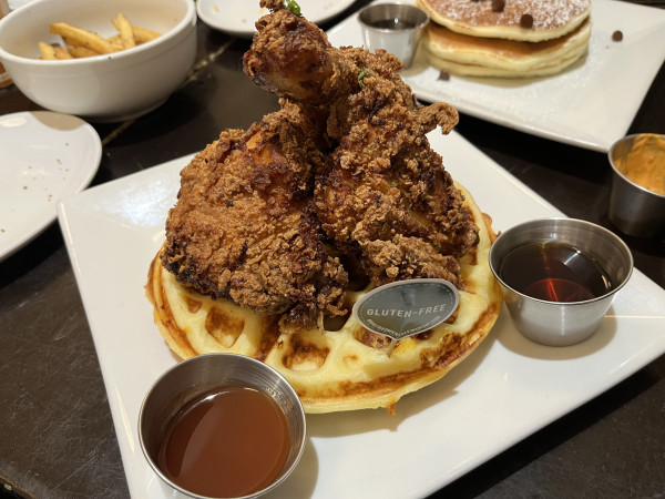 3 Piece Fried Chicken + Cheddar Waffle-Friedman’s-New York